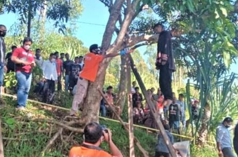 Remaja pria 23 tahun berinisial MS ditemukan tewas gantung diri di pohon mangga. (FOTO/Ist) 