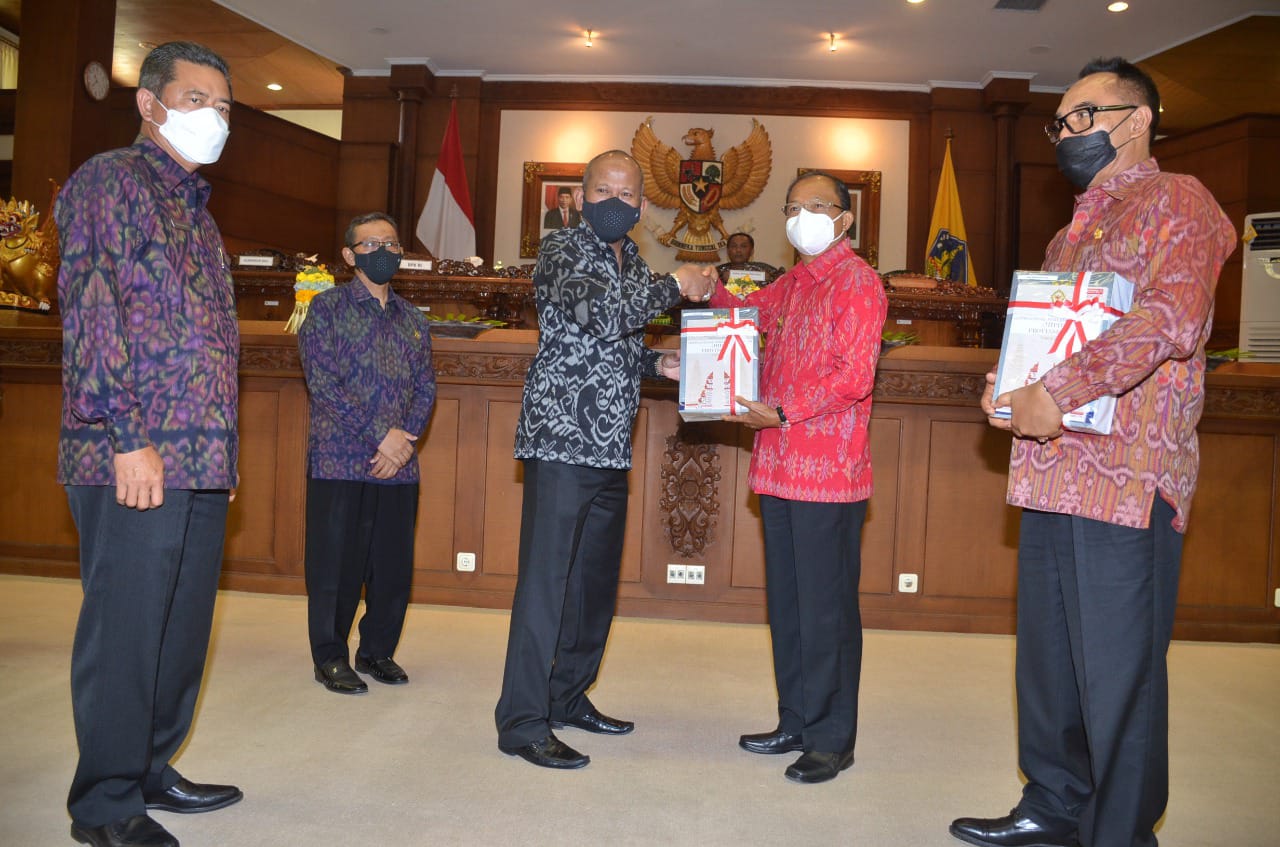 Dalam Sidang Paripurna DPRD Bali, BPK Nyatakan LHP Keuangan Bali Sesuai SOP
