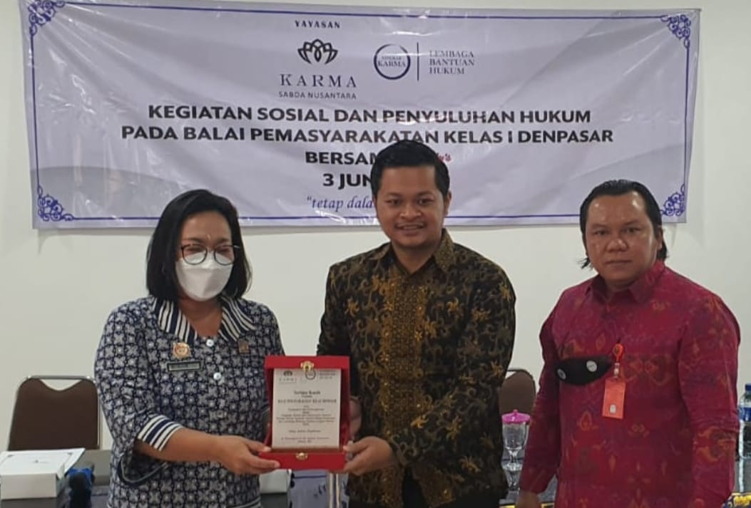 Pembina Yayasan Karma Sabda Nusantara, Dr. Made Gde Subha Karma Resen, SH, Mkn.