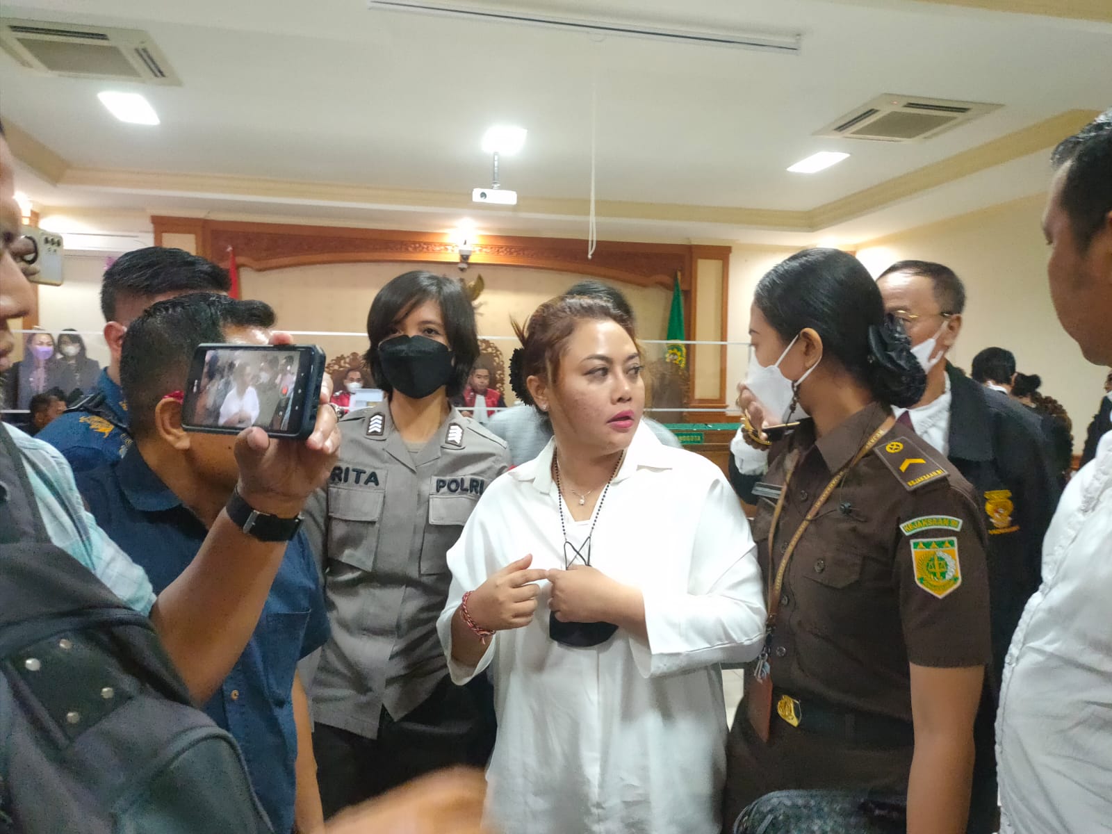 Mantan Bupati Tabanan, Ni Putu Eka Wiryastuti, melaksanakan Sidang di Pengadilan Tindak Pidana Korupsi, Kamis (30/6/2022). 
