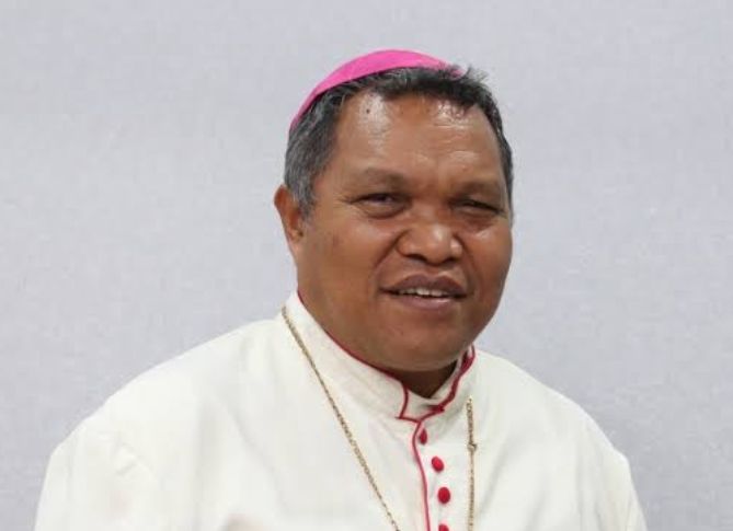 Mantan Uskup Ruteng, Mgr. Hubertus Leteng meninggal dunia karena serangan jantung