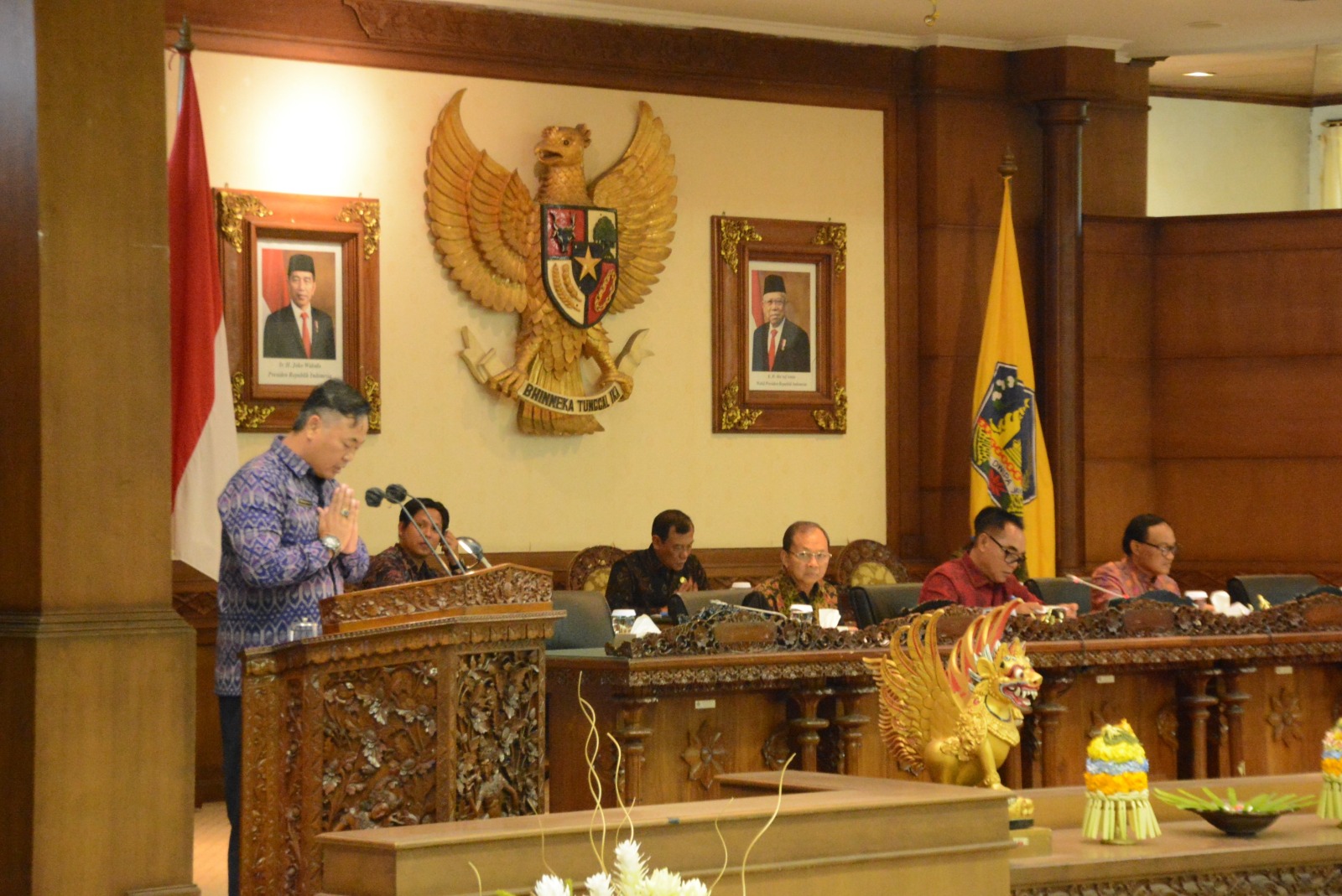 Juru bicara Fraksi partai Demokrat DPRD Bali, Komang Wirawan Demokrat Bali saat membacakan pandangan umum Fraksinya dalam Rapat Paripurna ke- 22 DPRD Provinsi Bali Masa Persidangan II Tahun Sidang 2023 pada, Senin, 26 Juni 2023 di Gedung DPRD Provinsi Bali.