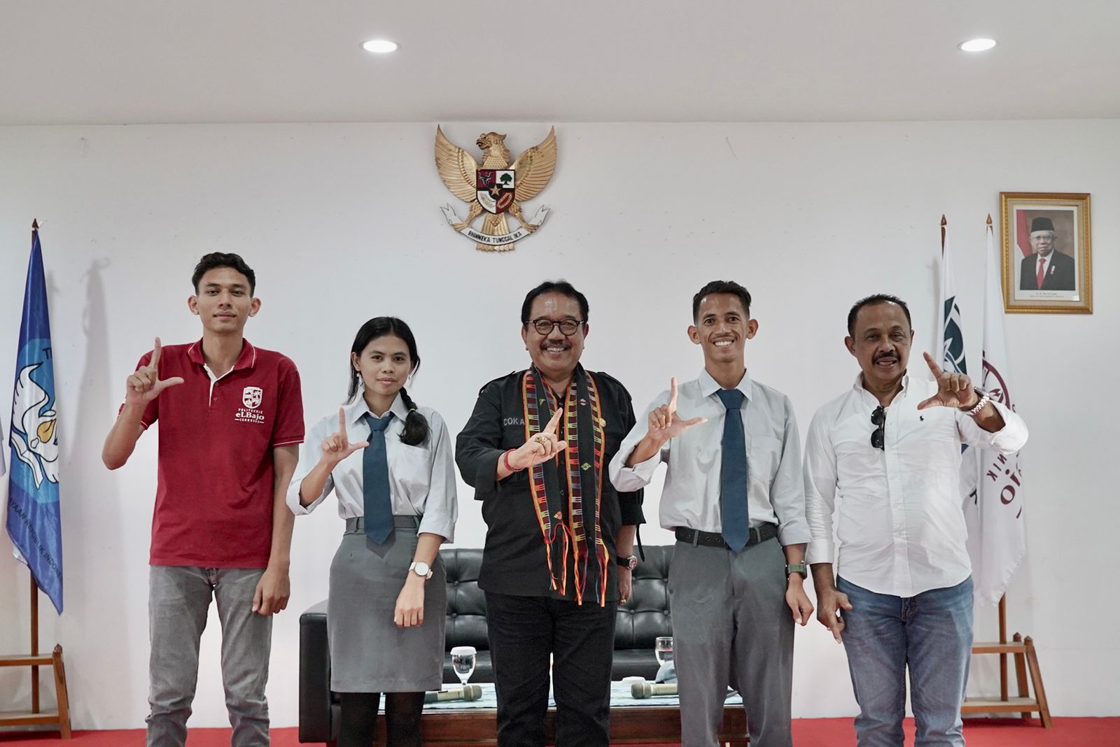 Beri Kuliah Umum di Politeknik Elbajo Commodus, Wagub Bali Ibaratkan Pariwisata Seperti Kereta Kuda