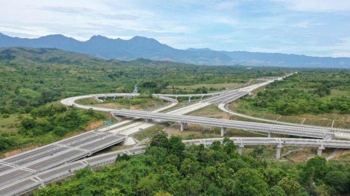 Maket perencanaan proyek pembangunan jalan tol Mengwi-Gilimanuk. Proyek tersebut kini sedang berhenti dikerjakan lantaran terjadi pergantian konsorsium yang mengerjakannya. 