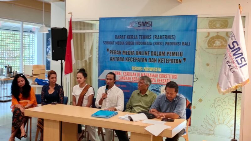 Sejumlah pengurus Bali SPA Bersatu yang merupakan gabungan beberapa pengusaha SPA di Bali, bicara bergantian dalam Diskusi yang digelar Serikat MediaSiber Indonesia (SMSI) Bali, Sabtu 27 Januari 2024, mengkritisi kebijakan Pemerintah yang menaikkan pajak SPA dengan kenaikan yang sangat tinggi. 